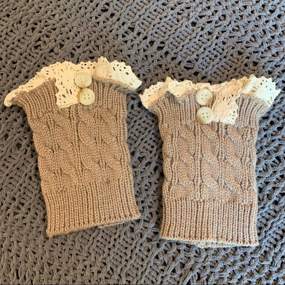 Adorable sweater crochet knit boot / leg warmers - Picture 2 of 3